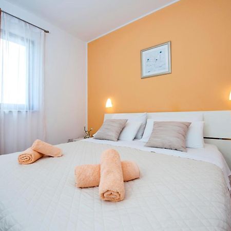 Apartments And Rooms Camaiore Rovinj Extérieur photo