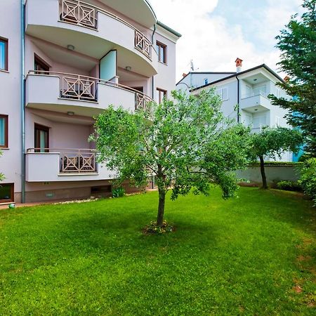 Apartments And Rooms Camaiore Rovinj Extérieur photo