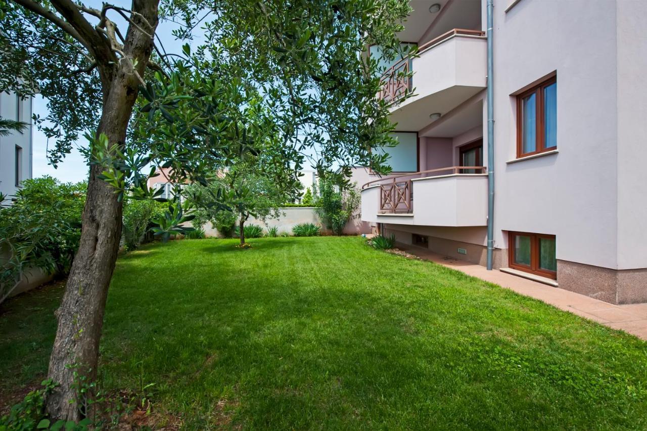 Apartments And Rooms Camaiore Rovinj Extérieur photo