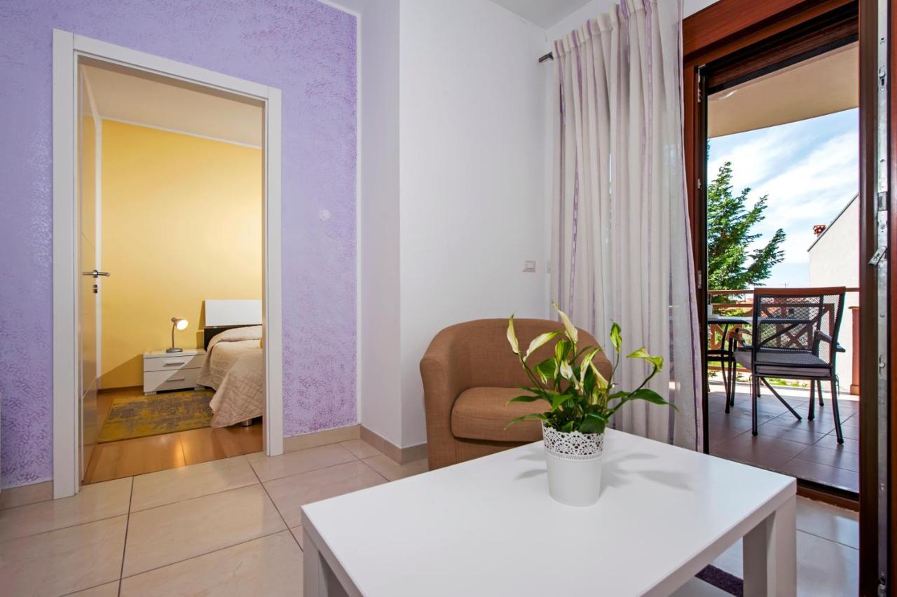 Apartments And Rooms Camaiore Rovinj Extérieur photo