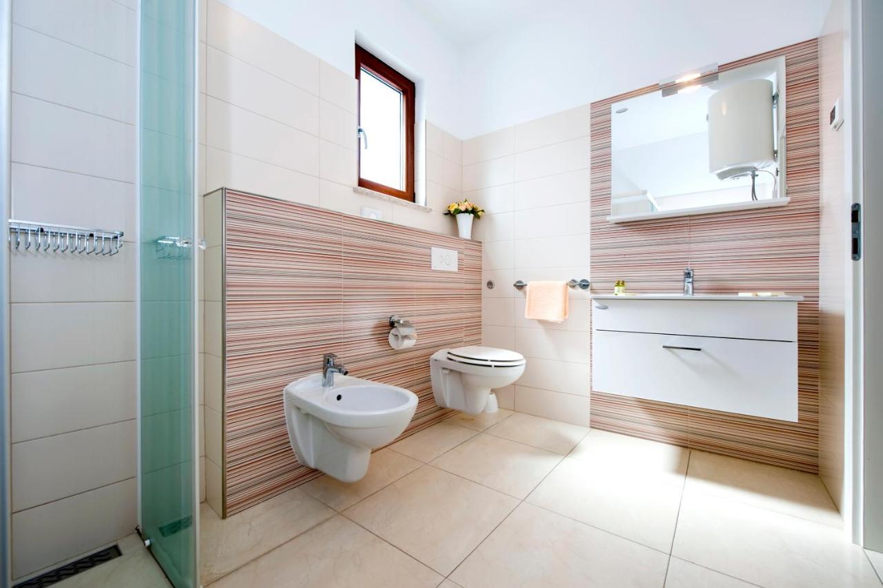 Apartments And Rooms Camaiore Rovinj Extérieur photo