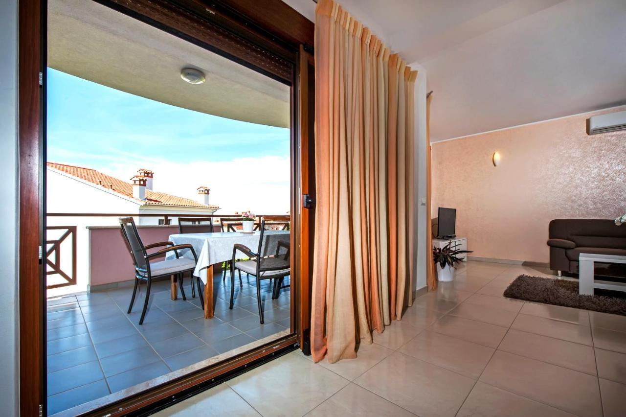 Apartments And Rooms Camaiore Rovinj Extérieur photo