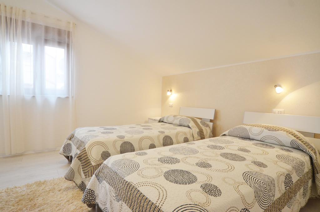 Apartments And Rooms Camaiore Rovinj Extérieur photo